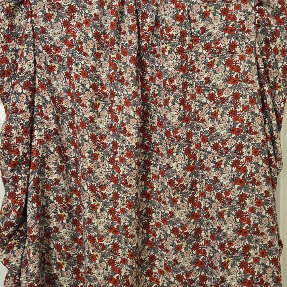 Max Studio Red and White Floral Blouse - Picture 7 of 8